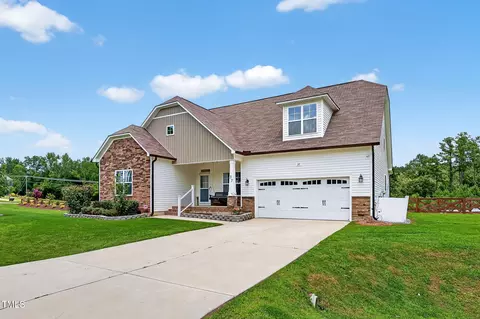 37 Berg St, Smithfield, NC 27577 photo 3