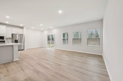Living - 133 Klamath Dr, Garner, NC 27529 photo 2 of 4