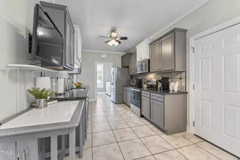 38 Mayfield Cir, Willow Spring, NC 27592 photo 8