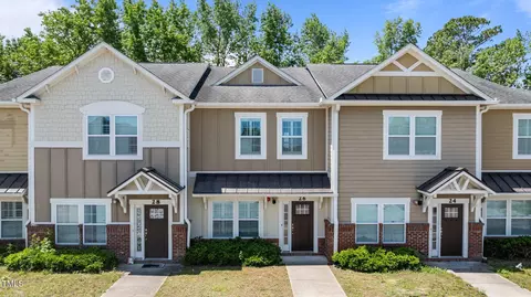 26 Hunters Run Ave, Pembroke, NC 28372