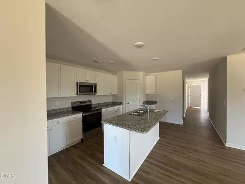 37 Boston River Dr, Dunn, NC 28334 photo 3