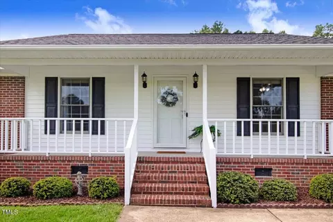 1860 Little Devine Rd, Selma, NC 27576