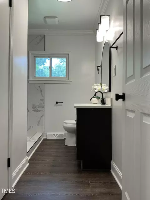 Bath - 3417 Glenn Rd, Durham, NC 27704 photo 4 of 11