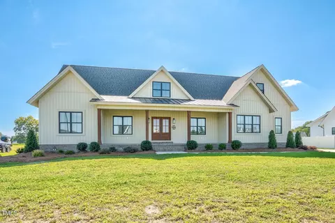 5520 Tar Island Dr, Rocky Mount, NC 27803