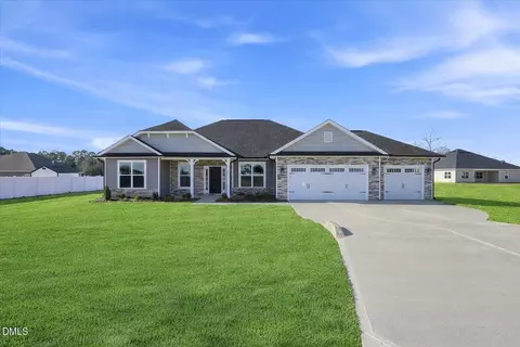 103 Brighton St, La Grange, NC 28551