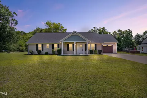 107 Oakland Ave, Broadway, NC 27505