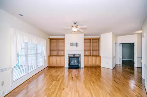 Living - 128 Crescent Dr, Dunn, NC 28334 photo 5 of 6