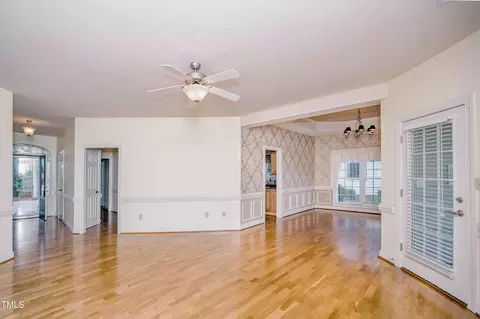 Living - 128 Crescent Dr, Dunn, NC 28334 photo 6 of 6