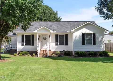 612 Mckay St, Erwin, NC 28339 photo 3