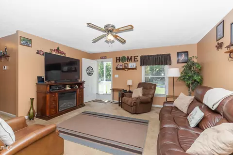 612 Mckay St, Erwin, NC 28339 photo 11