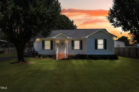 612 Mckay St, Erwin, NC 28339 photo 5