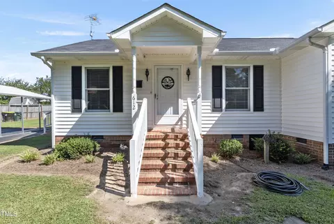 612 Mckay St, Erwin, NC 28339 photo 4