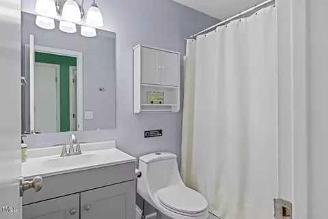 Bath - 2906 Apollo St, Durham, NC 27704 photo 1 of 2