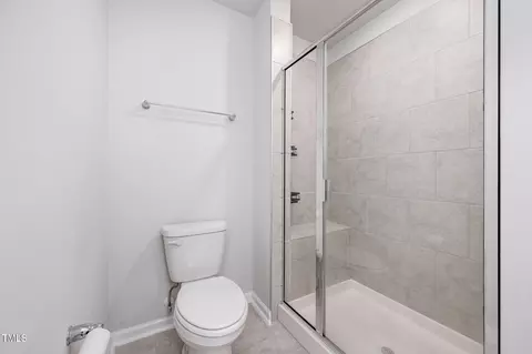 Bath - 317 Devon Cliffs Dr, Wake Forest, NC 27587 photo 3 of 8