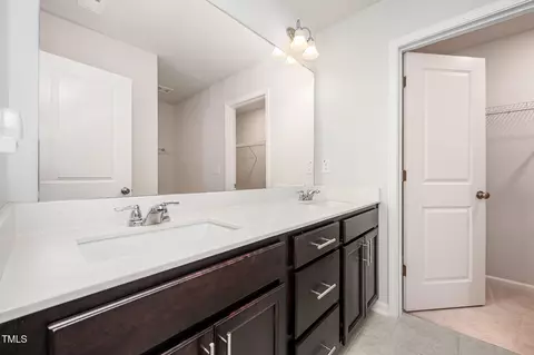 Bath - 317 Devon Cliffs Dr, Wake Forest, NC 27587 photo 2 of 8