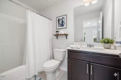 Bath - 317 Devon Cliffs Dr, Wake Forest, NC 27587 photo 6 of 8