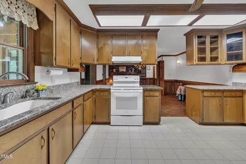 Kitchen - 735 Durham Rd, Wake Forest, NC 27587 photo 6 of 10