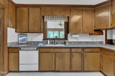 Kitchen - 735 Durham Rd, Wake Forest, NC 27587 photo 7 of 10