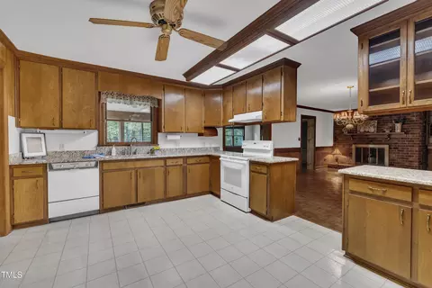 Kitchen - 735 Durham Rd, Wake Forest, NC 27587 photo 4 of 10