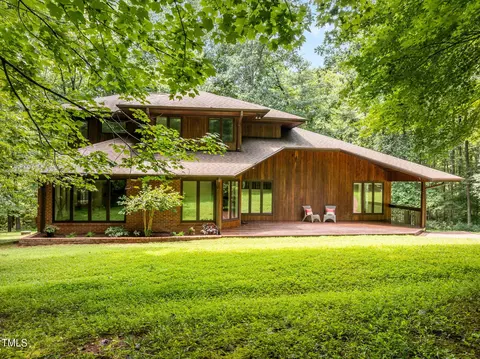 801 Creekstone Dr, Chapel Hill, NC 27516