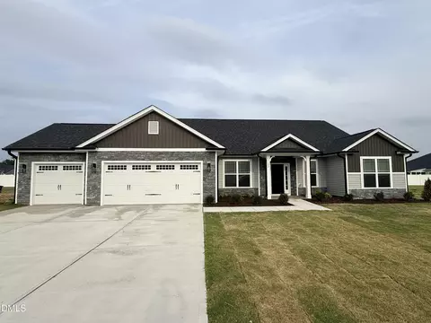 102 Manchester Ct, La Grange, NC 28551