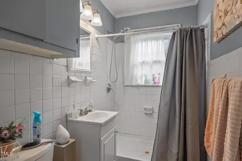 Bath - 1823 E Geer St, Durham, NC 27704 photo 1 of 1