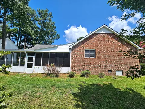 Exterior - 109 Oak St, Pine Level, NC 27568 photo 5 of 8