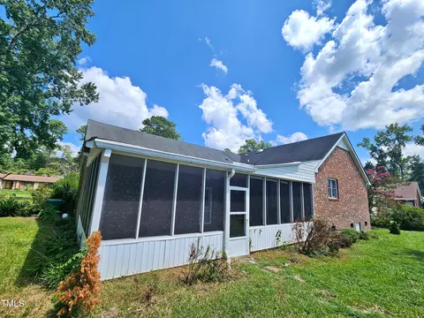 Exterior - 109 Oak St, Pine Level, NC 27568 photo 4 of 8