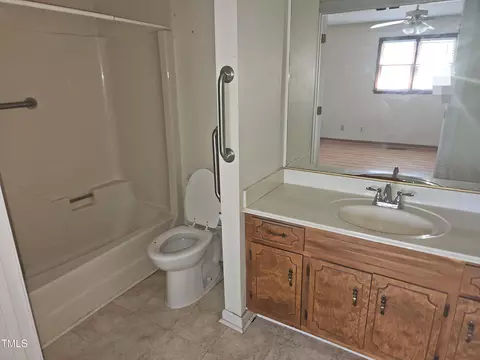 Bath - 109 Oak St, Pine Level, NC 27568 photo 5 of 6