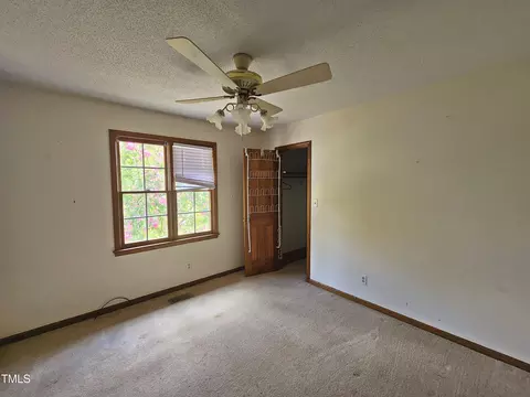 Bedroom - 109 Oak St, Pine Level, NC 27568 photo 3 of 7