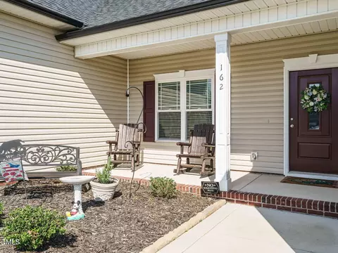 162 Cedarbrook Dr, Benson, NC 27504 photo 5