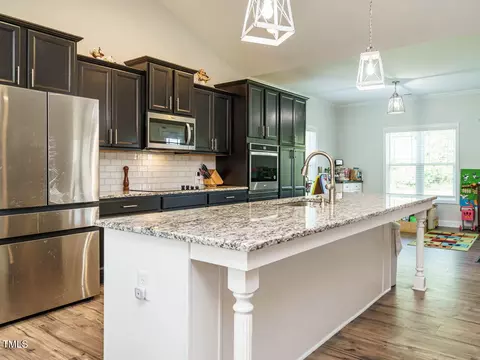 162 Cedarbrook Dr, Benson, NC 27504 photo 9