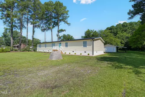 91 Scramble Rd, Erwin, NC 28339