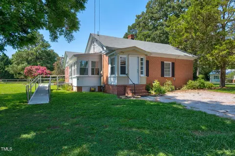 7026 Church St, Stantonsburg, NC 27883