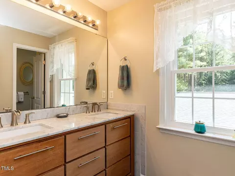 Bath - 1813 Middle Ridge Dr, Willow Spring, NC 27592 photo 4 of 5
