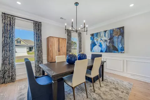 Dining - 81 Cheshire Downs Ct, Smithfield, NC 27577 photo 2 of 4