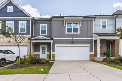 722 Toulouse Ct, Cary, NC 27519