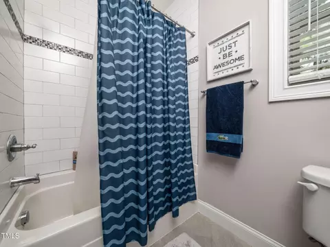 Bath - 1005 Brianside Ct, Wake Forest, NC 27587 photo 4 of 5