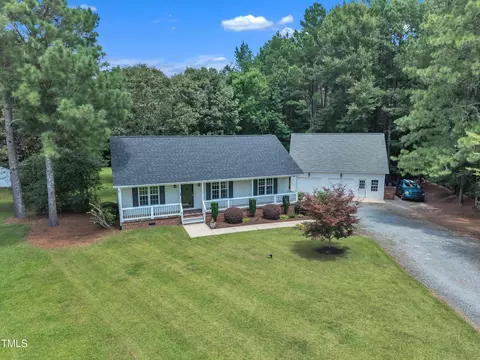 300 Trail Ridge Dr, Benson, NC 27504