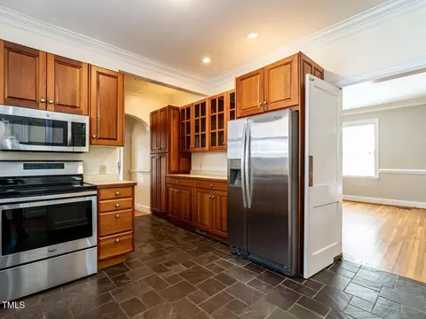 Kitchen - 2715 Vanderbilt Ave, Raleigh, NC 27607 photo 3 of 5