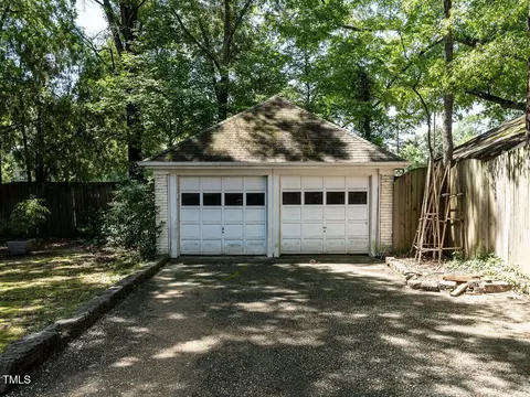 Exterior - 2715 Vanderbilt Ave, Raleigh, NC 27607 photo 9 of 10