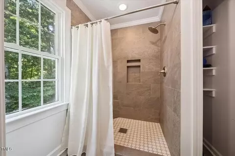 Bath - 213 Oakcrest Dr, Wake Forest, NC 27587 photo 3 of 4