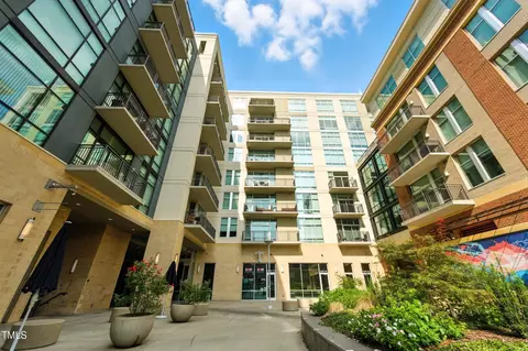 140 W Franklin St #429, Chapel Hill, NC 27516