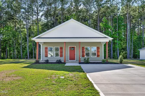 310 S Eastwood Dr #( 10), Benson, NC 27504