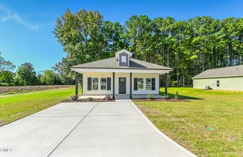 312 S Eastwood Dr #( 11), Benson, NC 27504