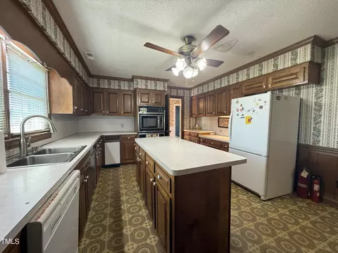 Kitchen - 4221 Zacks Mill Rd, Angier, NC 27501 photo 3 of 6
