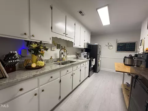 Kitchen - 4221 Zacks Mill Rd, Angier, NC 27501 photo 6 of 6