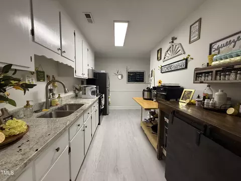 Kitchen - 4221 Zacks Mill Rd, Angier, NC 27501 photo 5 of 6