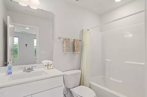 Bath - 321 Devon Cliffs Dr, Wake Forest, NC 27587 photo 1 of 4