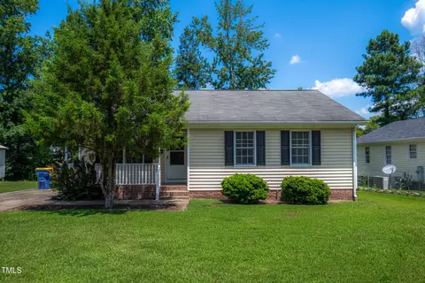 409 E Tenth St, Siler City, NC 27344